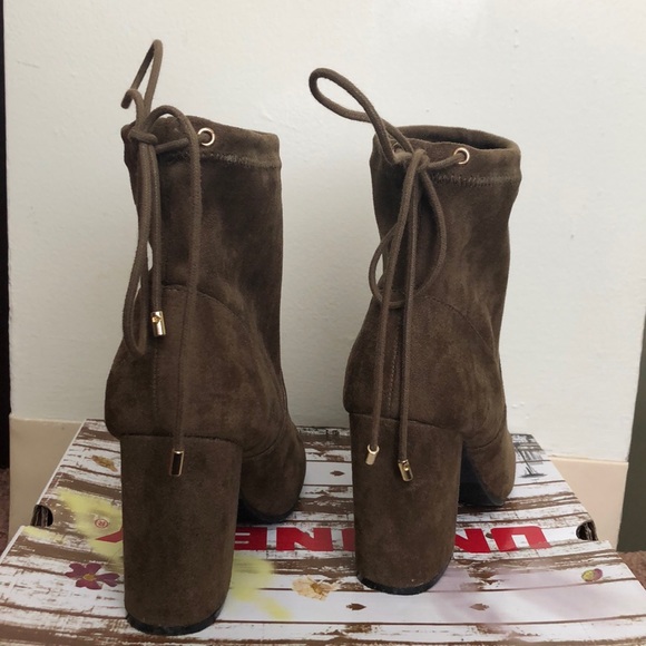 Suede olive green booties - Picture 2 of 3